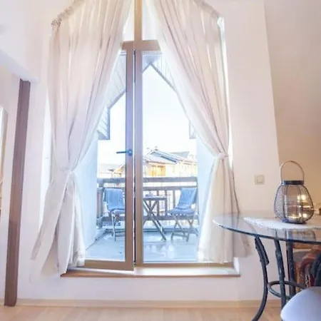 Hidden Gem With 1br And Amazing View バンスコ